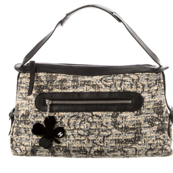 Authentic Chanel Vintage Tweed Shoulder Bag - Picture 1 of 16